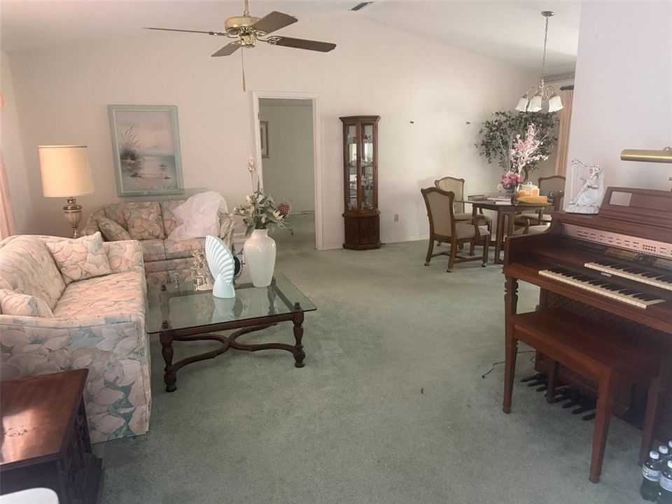 En Venta: $249,000 (3 camas, 2 baños, 1740 Pies cuadrados)