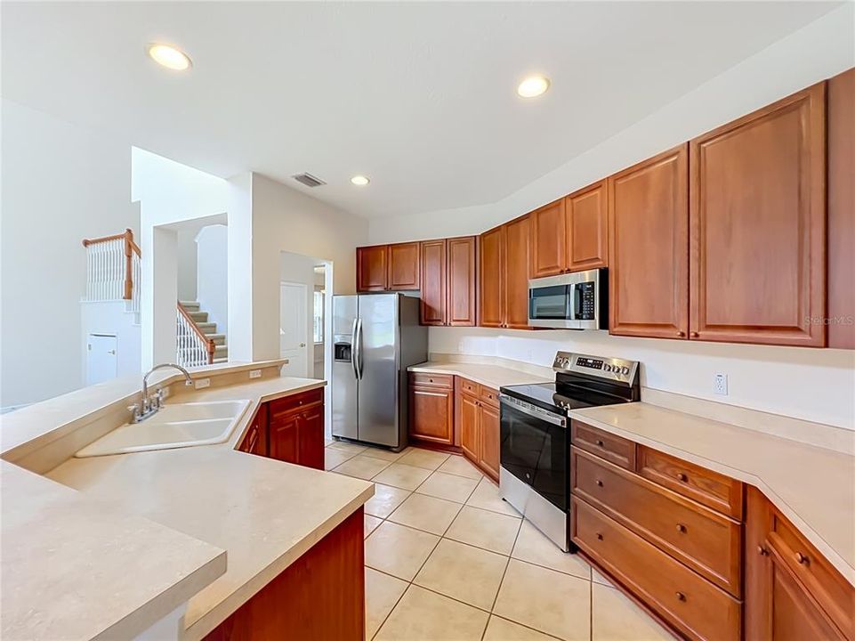 For Sale: $625,000 (4 beds, 2 baths, 2683 Square Feet)