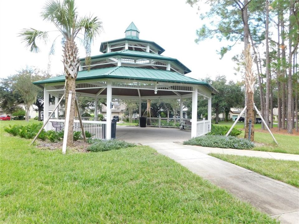 For Sale: $625,000 (4 beds, 2 baths, 2683 Square Feet)