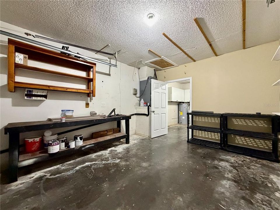 For Rent: $2,450 (2 beds, 1 baths, 852 Square Feet)