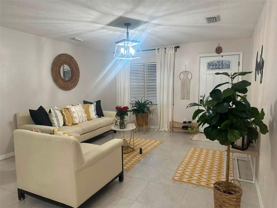 En Renta: $2,400 (3 camas, 1 baños, 870 Pies cuadrados)