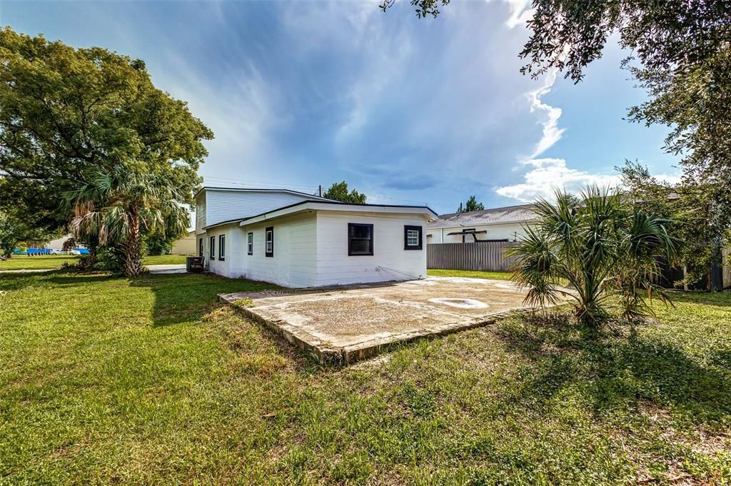 Active With Contract: $279,900 (4 beds, 2 baths, 2077 Square Feet)