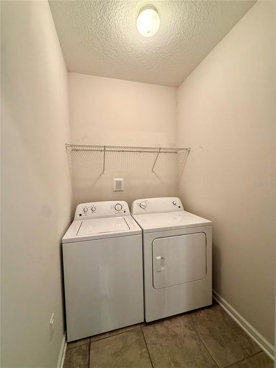 For Sale: $375,000 (3 beds, 2 baths, 1557 Square Feet)
