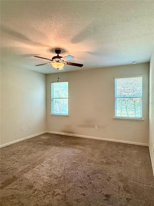 For Sale: $375,000 (3 beds, 2 baths, 1557 Square Feet)