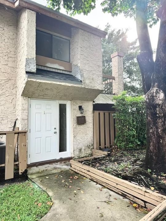 En Venta: $299,000 (3 camas, 2 baños, 1100 Pies cuadrados)