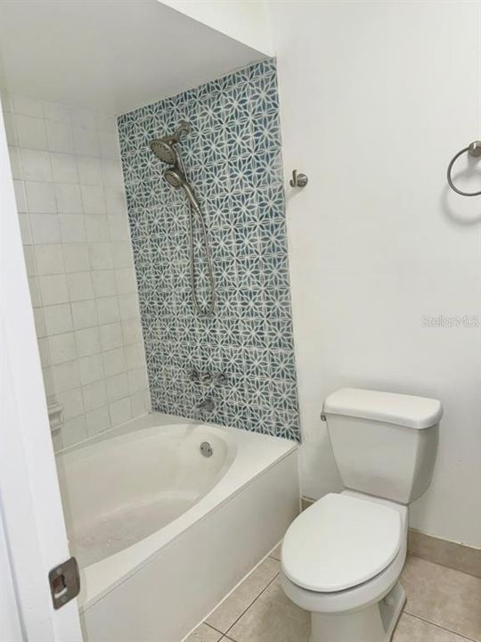 En Venta: $299,000 (3 camas, 2 baños, 1100 Pies cuadrados)