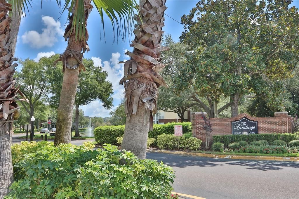 For Sale: $170,000 (2 beds, 2 baths, 990 Square Feet)