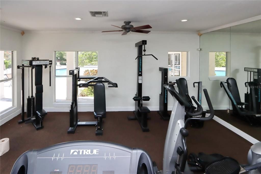 For Sale: $170,000 (2 beds, 2 baths, 990 Square Feet)