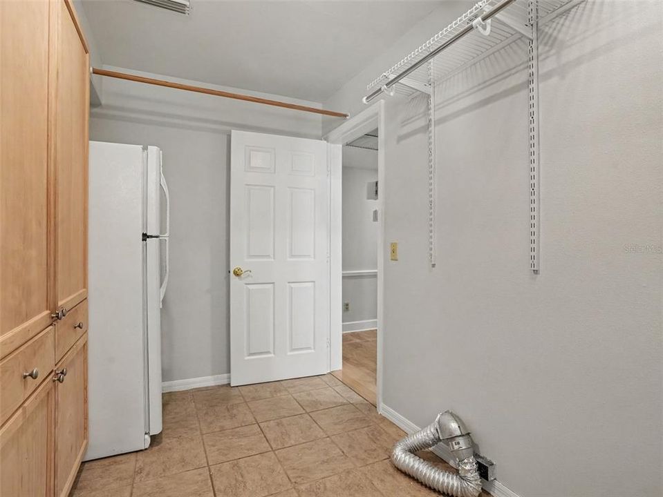 For Sale: $435,000 (3 beds, 3 baths, 2135 Square Feet)