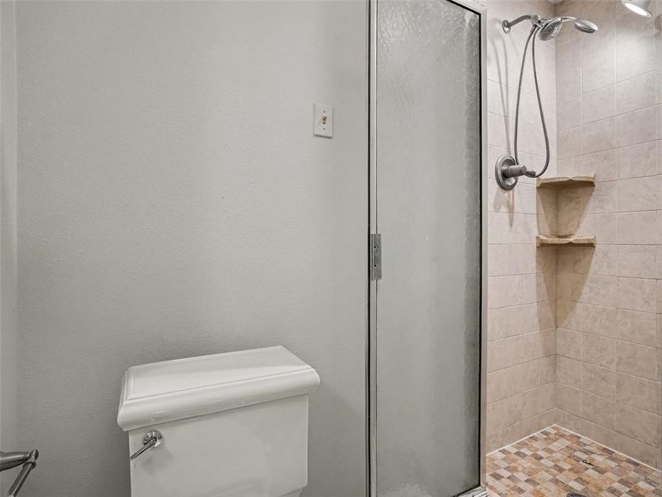 For Sale: $435,000 (3 beds, 3 baths, 2135 Square Feet)