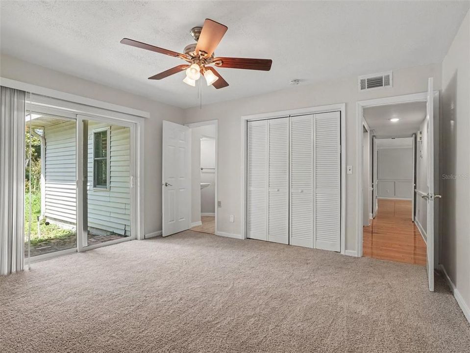 For Sale: $435,000 (3 beds, 3 baths, 2135 Square Feet)