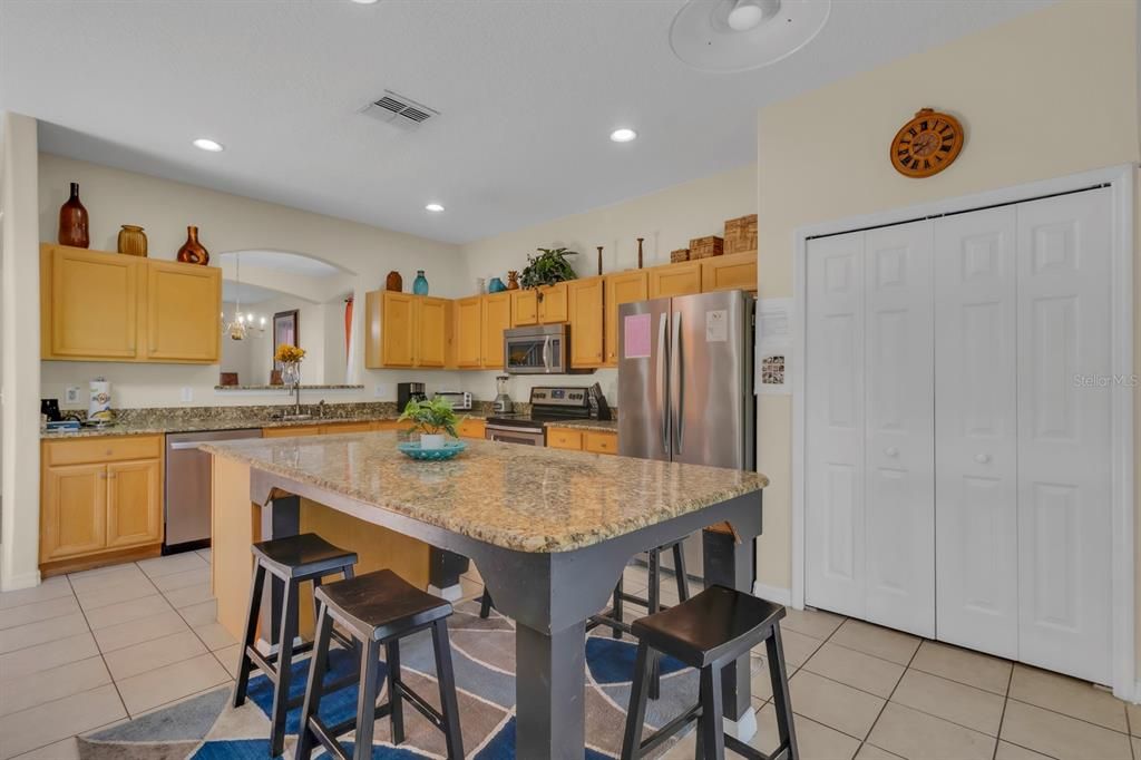En Venta: $589,000 (7 camas, 4 baños, 2883 Pies cuadrados)