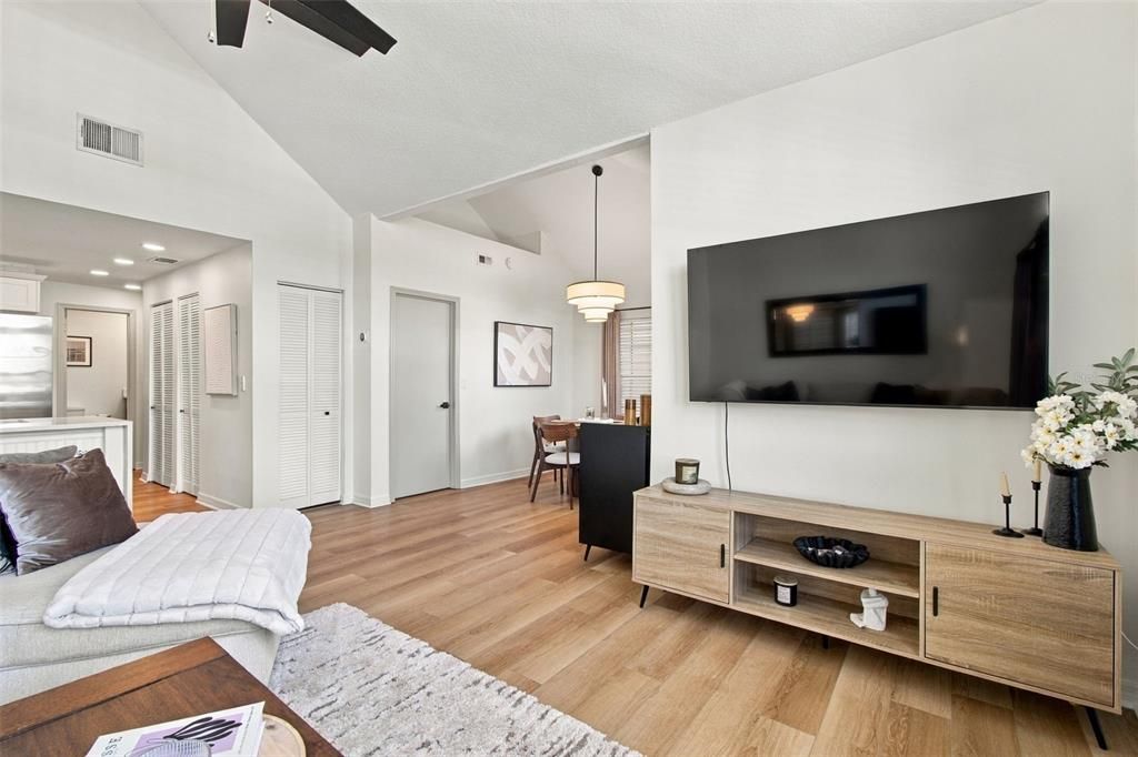 En Venta: $219,999 (3 camas, 2 baños, 1306 Pies cuadrados)