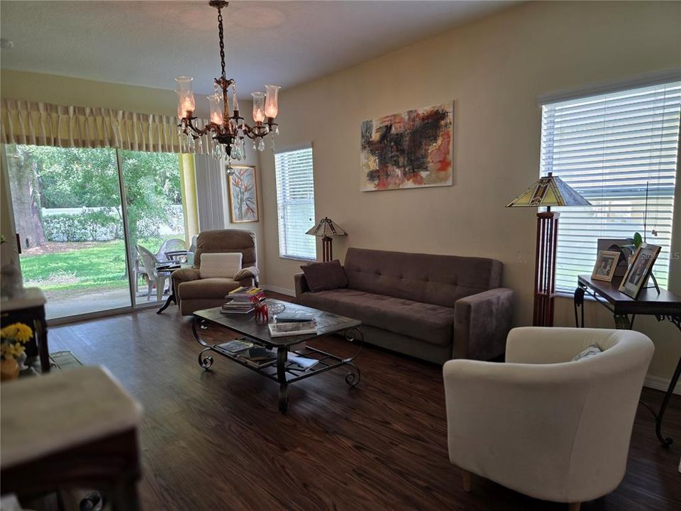 For Sale: $240,000 (3 beds, 2 baths, 1530 Square Feet)