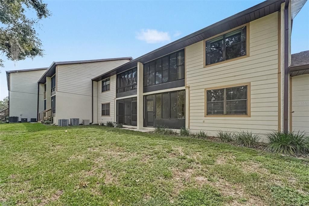 For Sale: $135,000 (2 beds, 2 baths, 990 Square Feet)