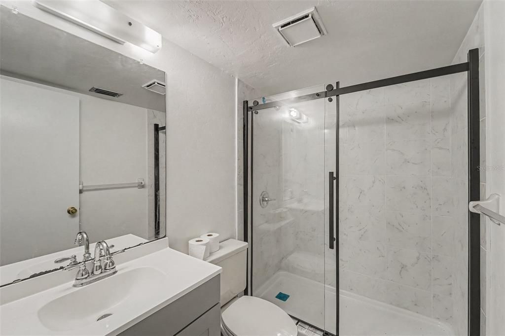 For Sale: $135,000 (2 beds, 2 baths, 990 Square Feet)