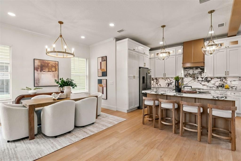 En Venta: $1,095,000 (4 camas, 3 baños, 2135 Pies cuadrados)