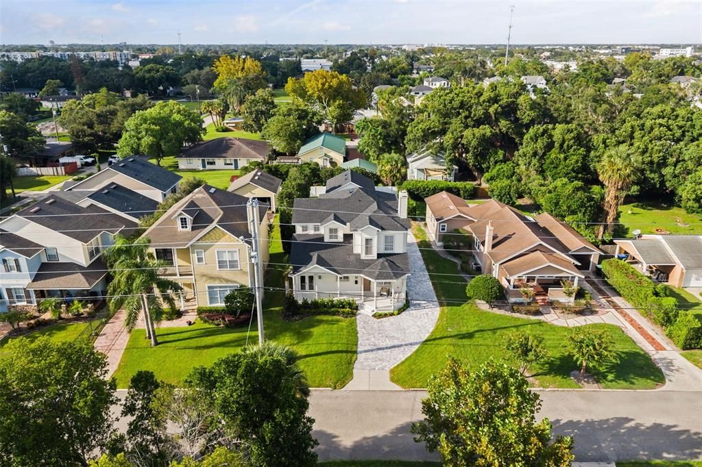 En Venta: $1,095,000 (4 camas, 3 baños, 2135 Pies cuadrados)
