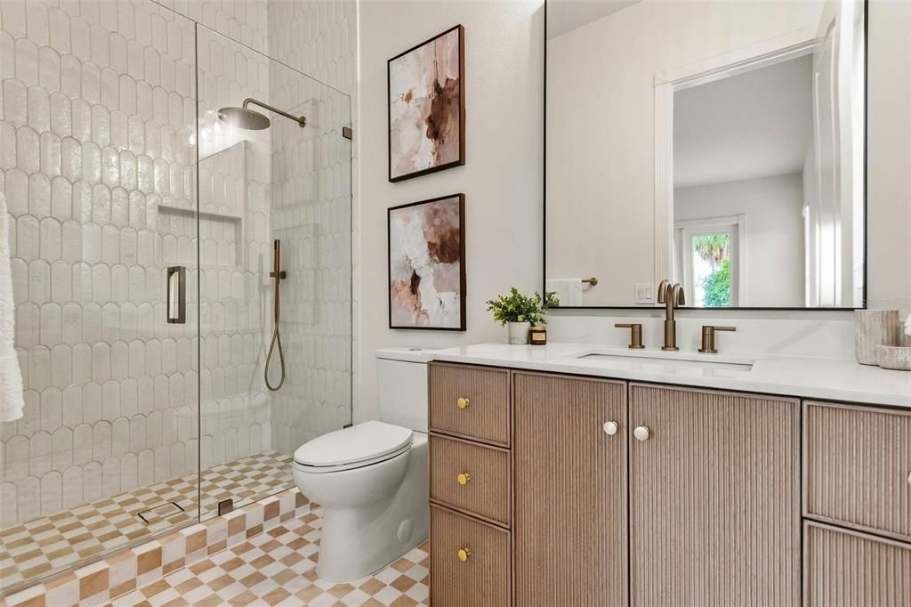 En Venta: $1,095,000 (4 camas, 3 baños, 2135 Pies cuadrados)