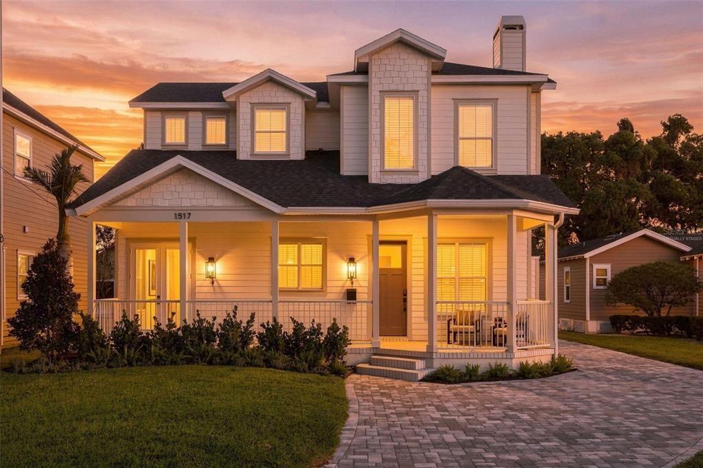 En Venta: $1,095,000 (4 camas, 3 baños, 2135 Pies cuadrados)