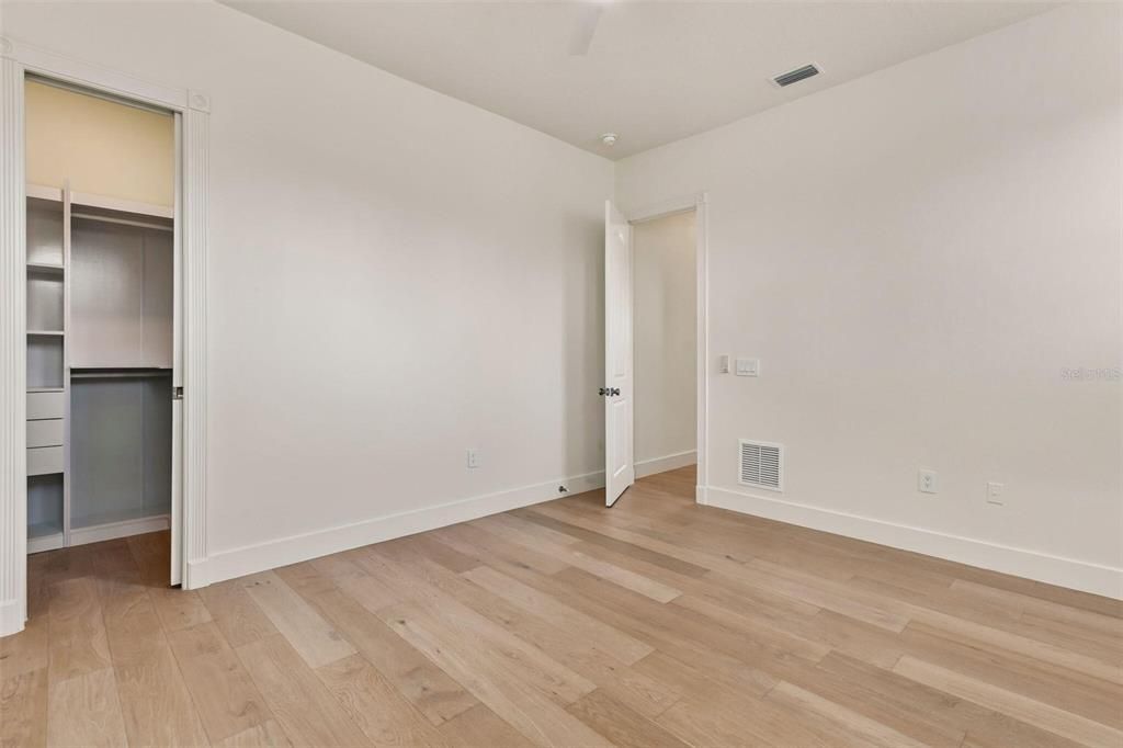 En Venta: $1,095,000 (4 camas, 3 baños, 2135 Pies cuadrados)