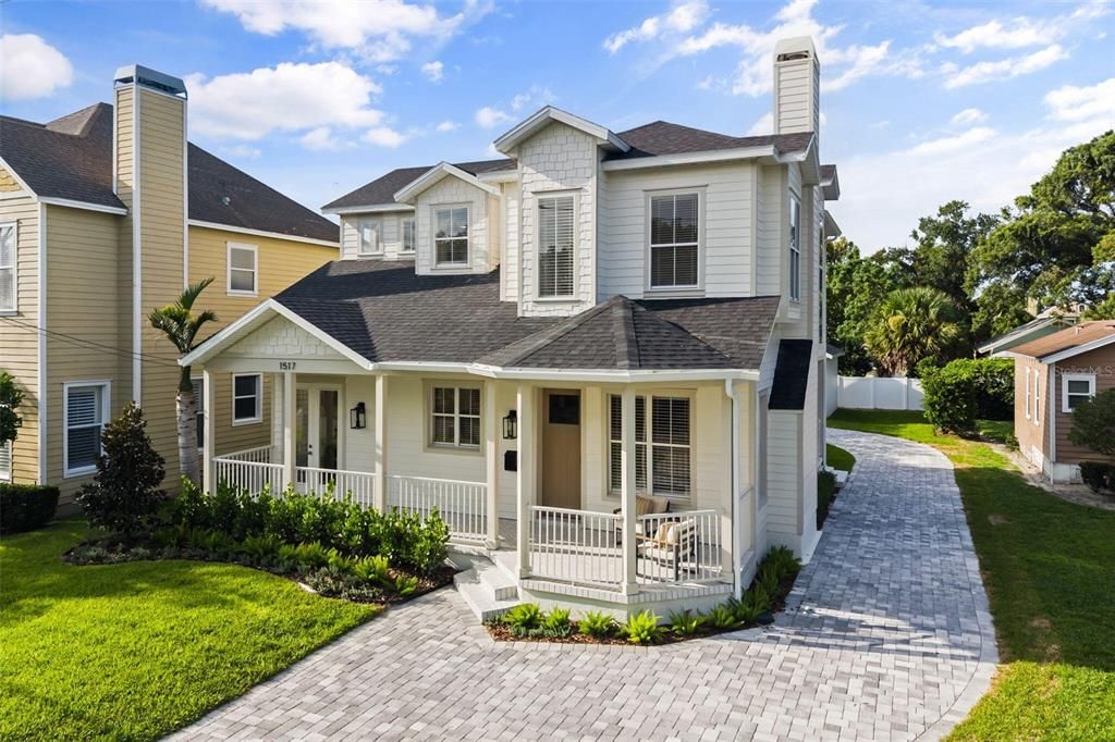 En Venta: $1,095,000 (4 camas, 3 baños, 2135 Pies cuadrados)