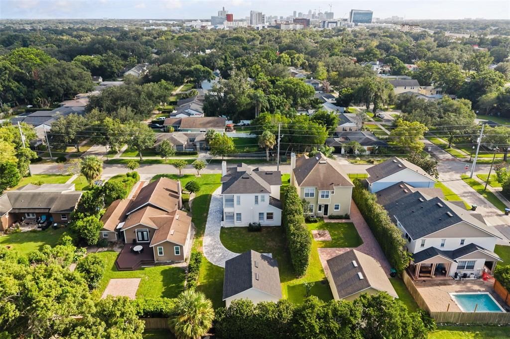 En Venta: $1,095,000 (4 camas, 3 baños, 2135 Pies cuadrados)