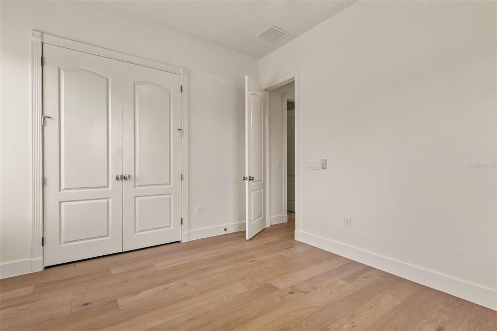 En Venta: $1,095,000 (4 camas, 3 baños, 2135 Pies cuadrados)