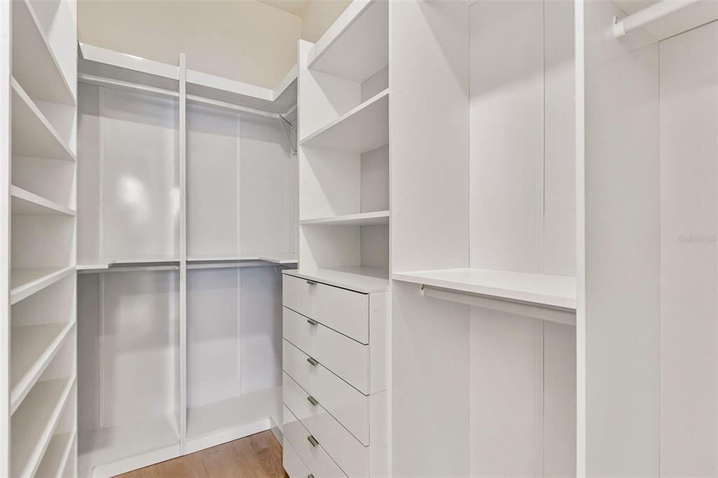 En Venta: $1,095,000 (4 camas, 3 baños, 2135 Pies cuadrados)