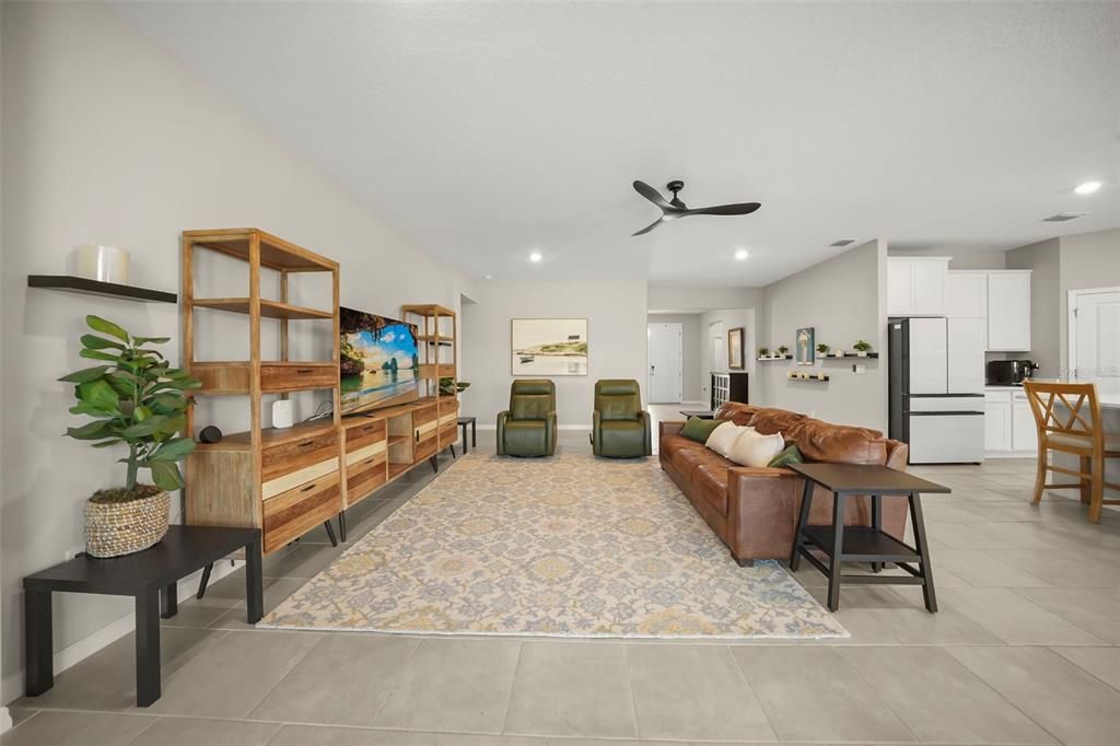For Sale: $489,000 (4 beds, 3 baths, 2557 Square Feet)