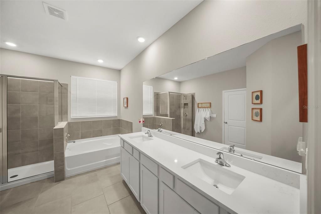 For Sale: $489,000 (4 beds, 3 baths, 2557 Square Feet)