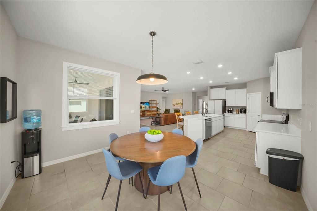For Sale: $489,000 (4 beds, 3 baths, 2557 Square Feet)