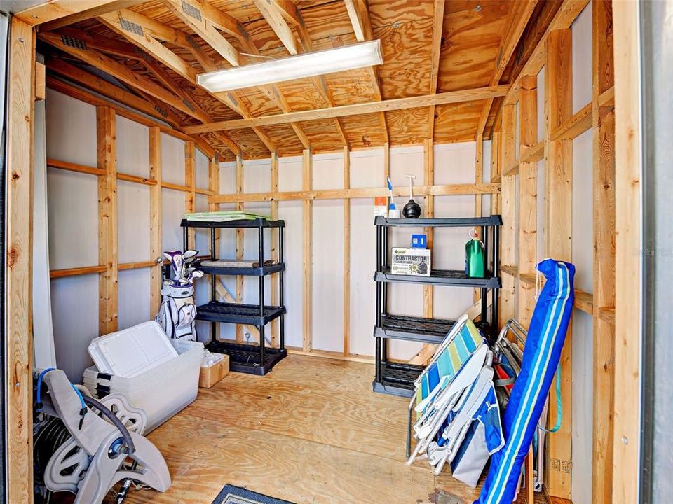 На продажу: $165,000 (2 спален, 2 ванн, 924 Квадратных фут)