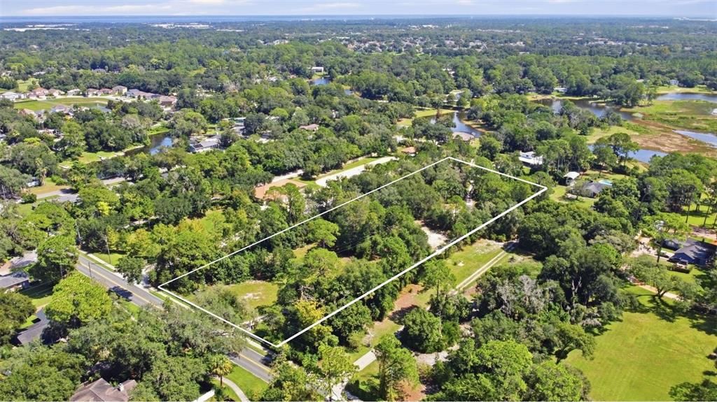 待售: $1,100,000 (3.08 acres)