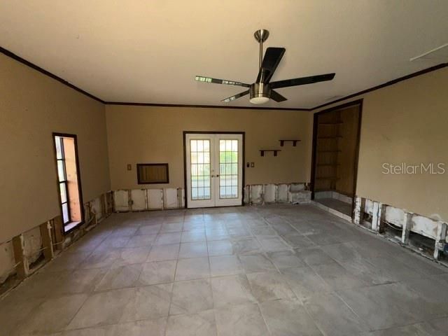 For Sale: $310,000 (4 beds, 4 baths, 2492 Square Feet)