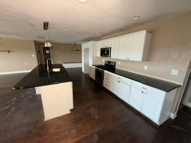 For Sale: $310,000 (4 beds, 4 baths, 2492 Square Feet)