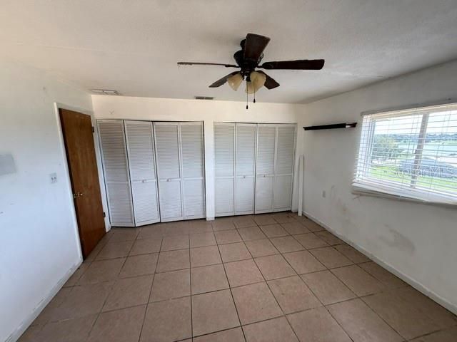 For Sale: $310,000 (4 beds, 4 baths, 2492 Square Feet)