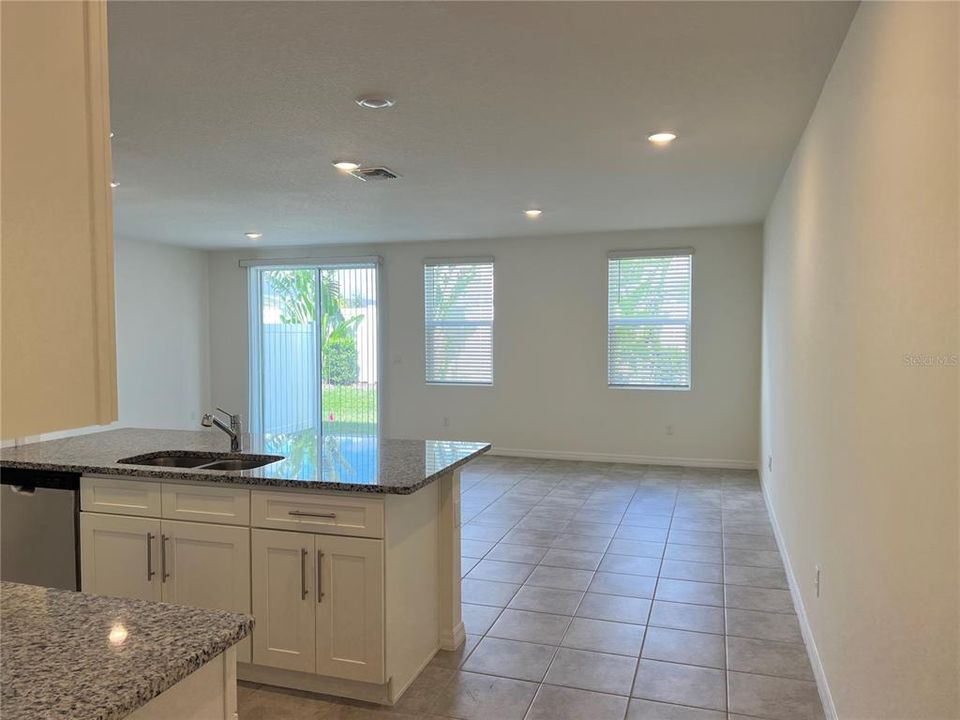 For Rent: $2,295 (3 beds, 2 baths, 1566 Square Feet)