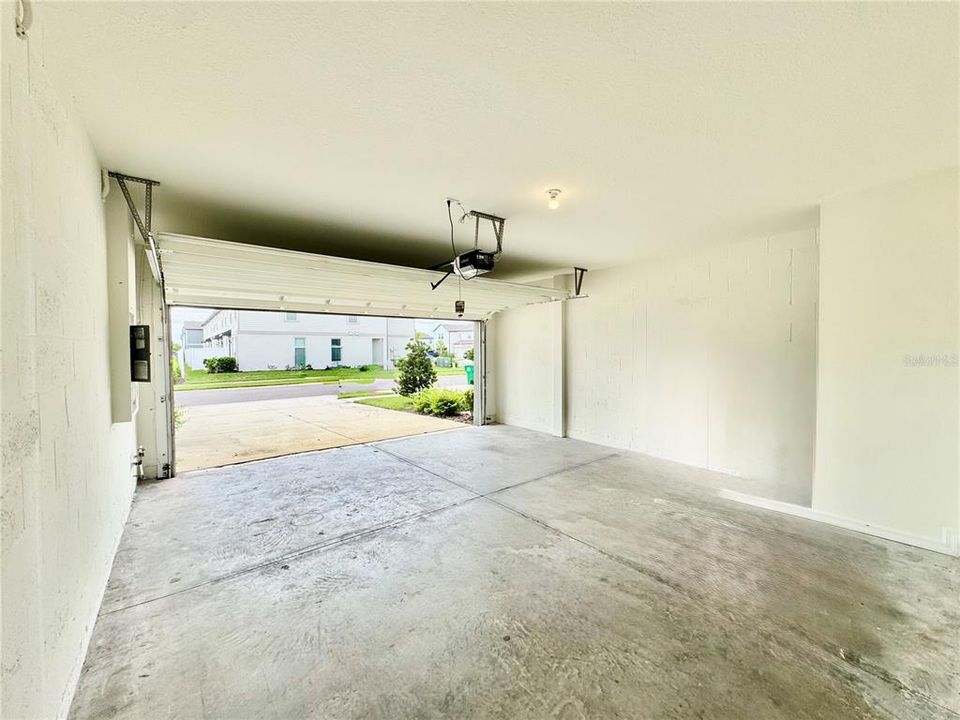 For Rent: $2,295 (3 beds, 2 baths, 1566 Square Feet)