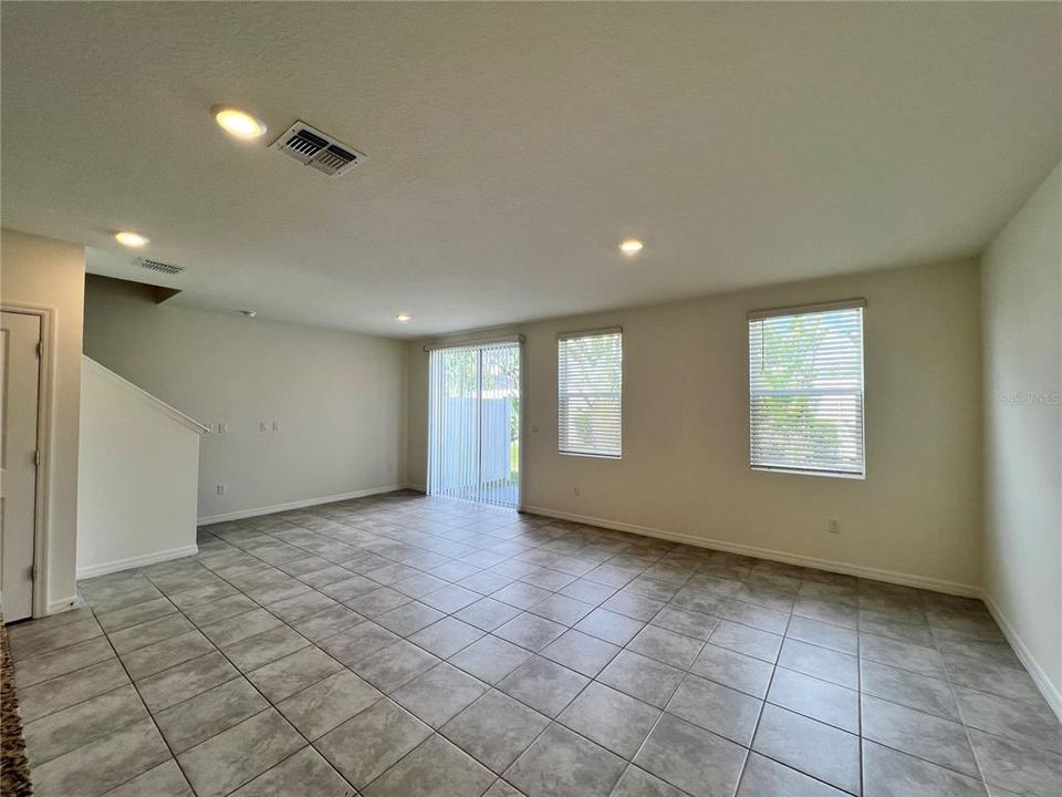 For Rent: $2,295 (3 beds, 2 baths, 1566 Square Feet)