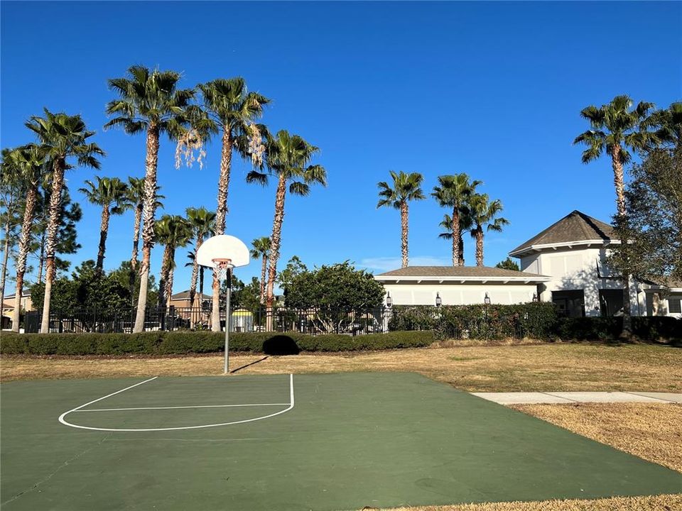 For Rent: $2,295 (3 beds, 2 baths, 1566 Square Feet)