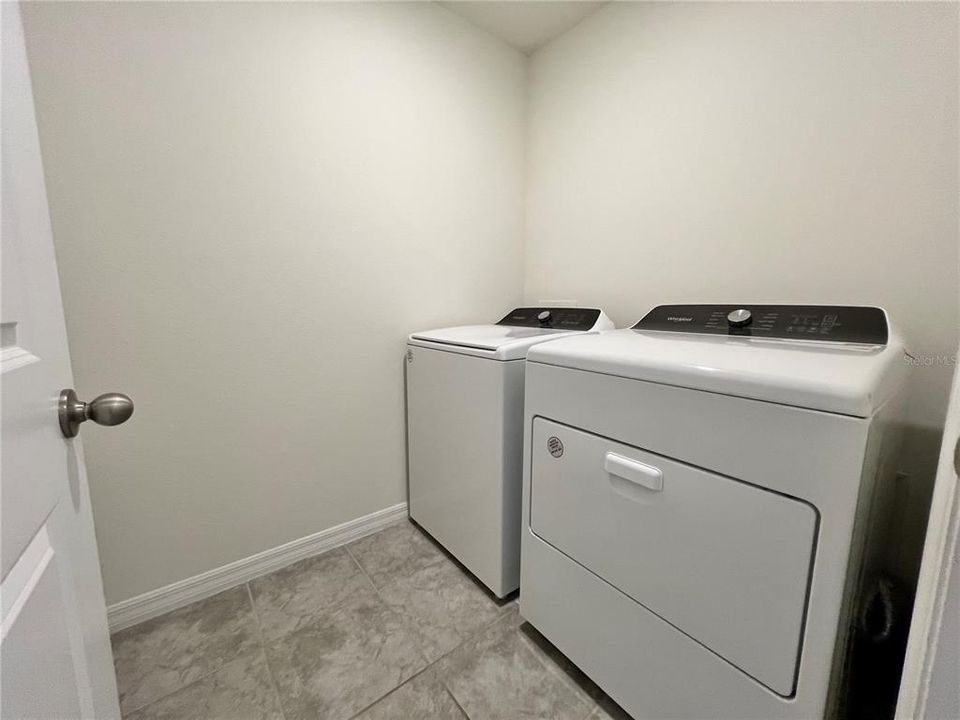 For Rent: $2,295 (3 beds, 2 baths, 1566 Square Feet)