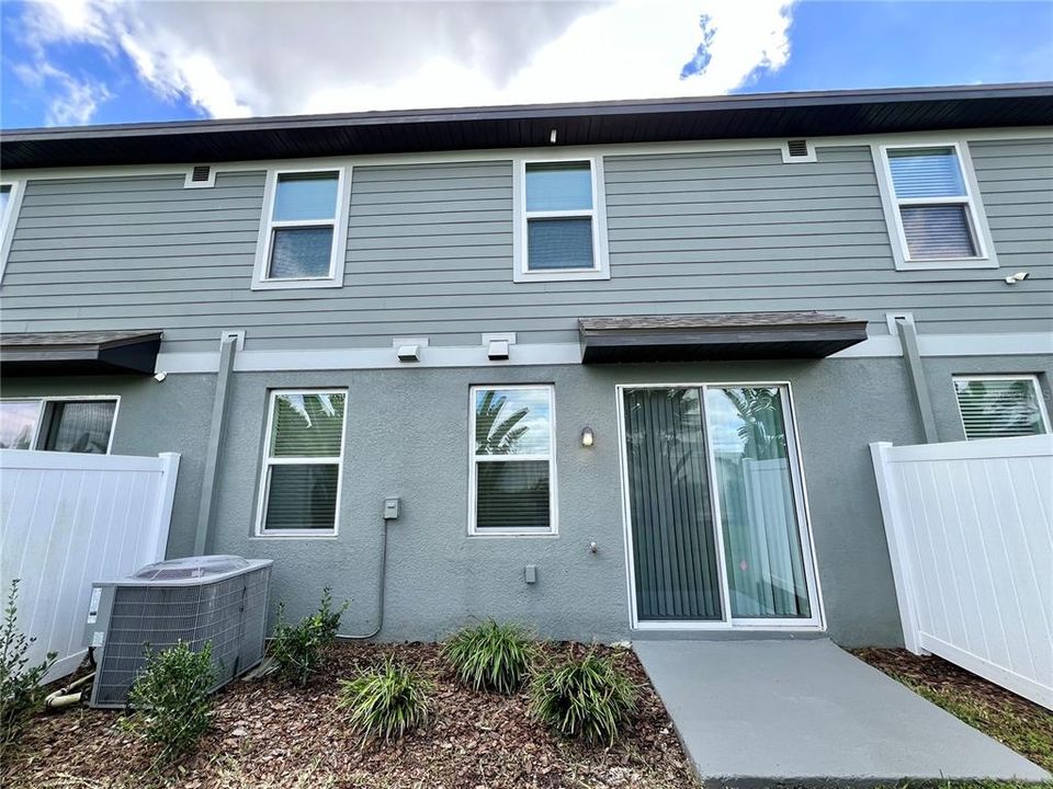 For Rent: $2,295 (3 beds, 2 baths, 1566 Square Feet)