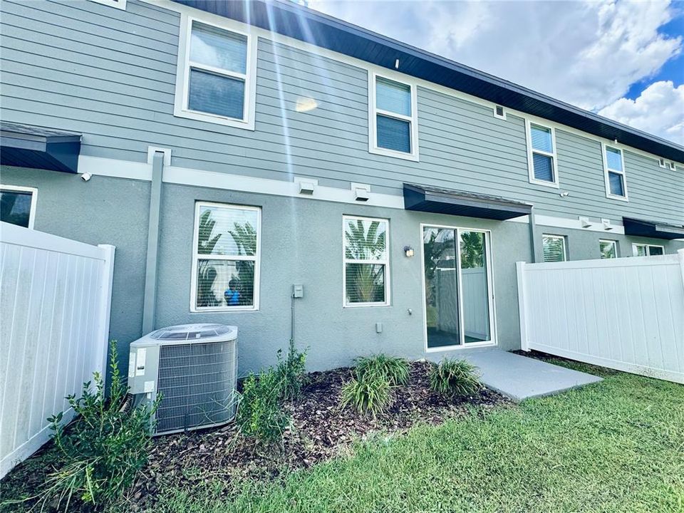 For Rent: $2,295 (3 beds, 2 baths, 1566 Square Feet)