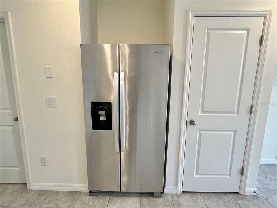 For Rent: $2,295 (3 beds, 2 baths, 1566 Square Feet)
