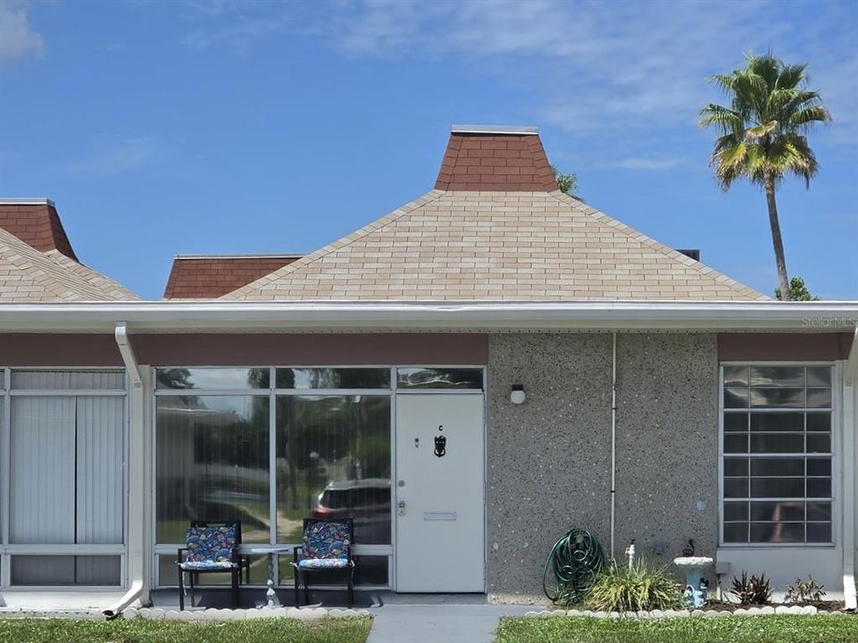 For Sale: $94,900 (1 beds, 1 baths, 600 Square Feet)