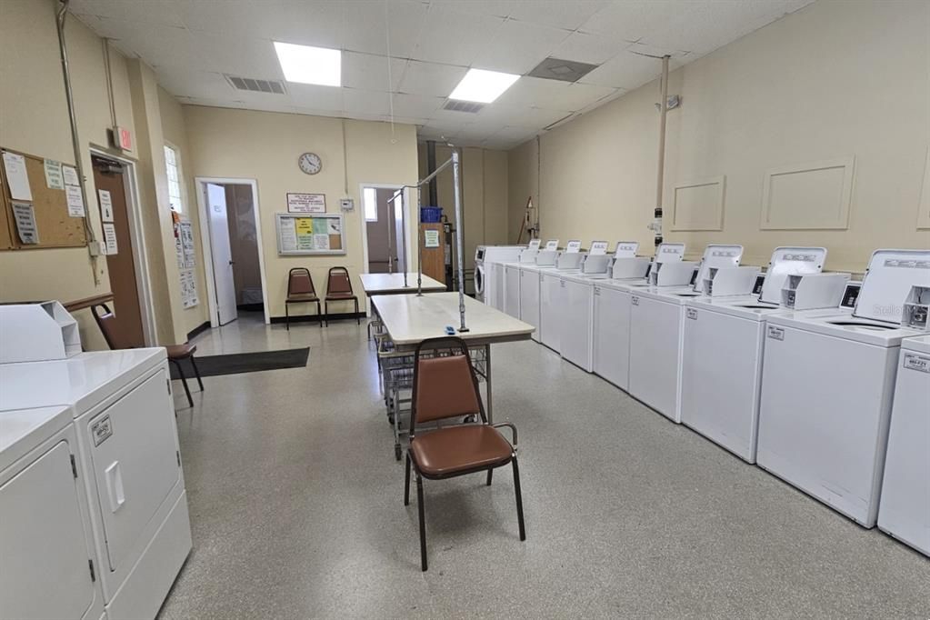 For Sale: $94,900 (1 beds, 1 baths, 600 Square Feet)