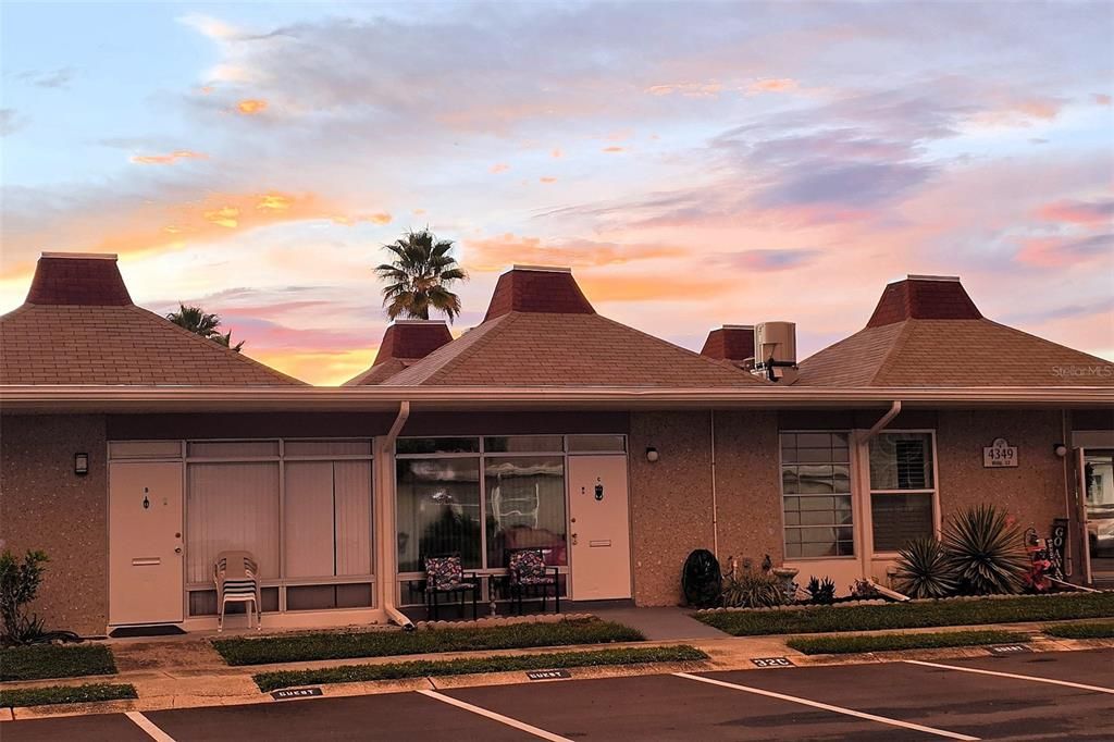For Sale: $94,900 (1 beds, 1 baths, 600 Square Feet)