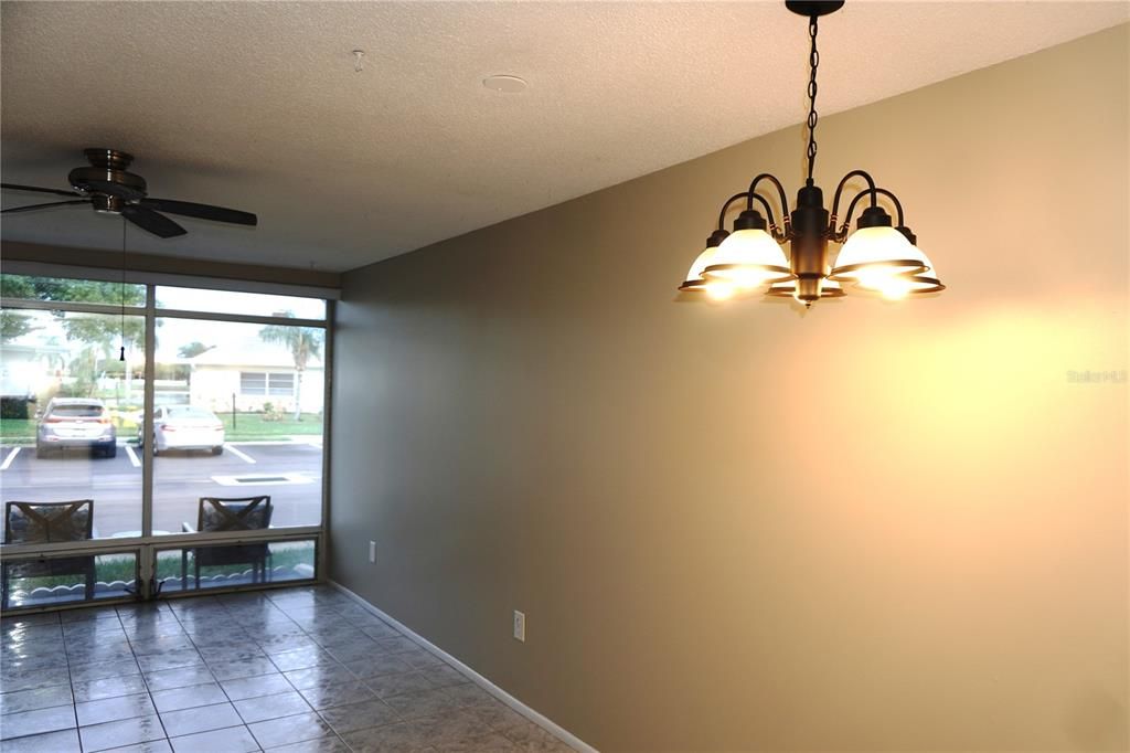 For Sale: $94,900 (1 beds, 1 baths, 600 Square Feet)