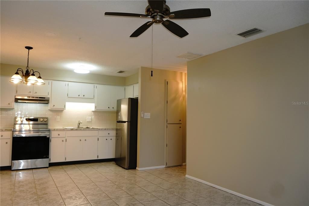 For Sale: $94,900 (1 beds, 1 baths, 600 Square Feet)